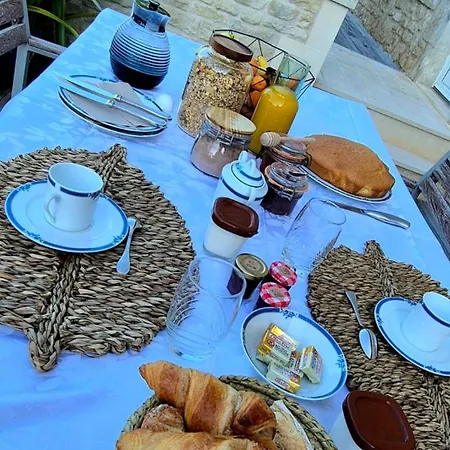 Bed & Breakfast A La Jolie Campagne - Et Table D'hotes