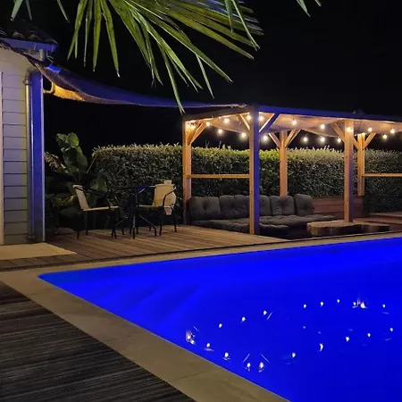 Bed & Breakfast A La Jolie Campagne - Et Table D'hotes