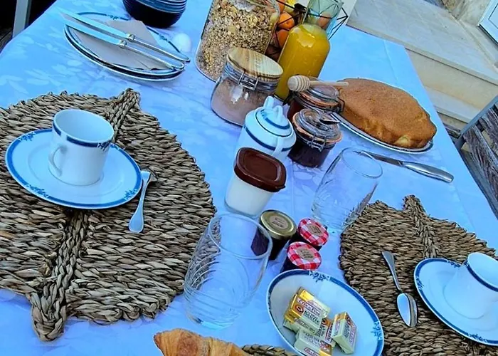 Bed & Breakfast A La Jolie Campagne - Et Table D'hotes